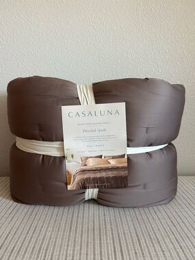 NWT Full/Queen Rayon from Bamboo Quilt Fig - Casaluna